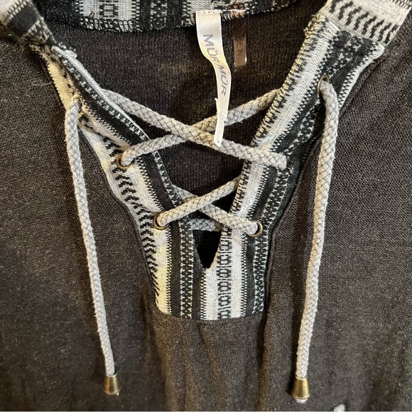 Mür Mür Hoodie with Pattern Detail, Gray, Size L - Picture 3 of 4